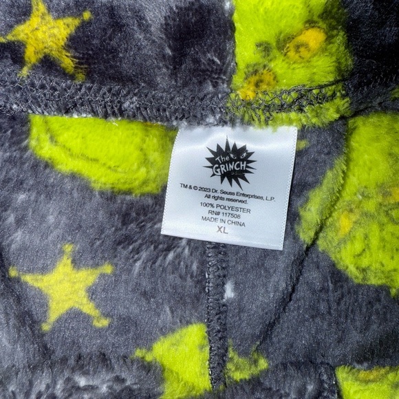 NWT The Grinch Fleece Pajama Shorts, Size XL - Picture 3 of 5